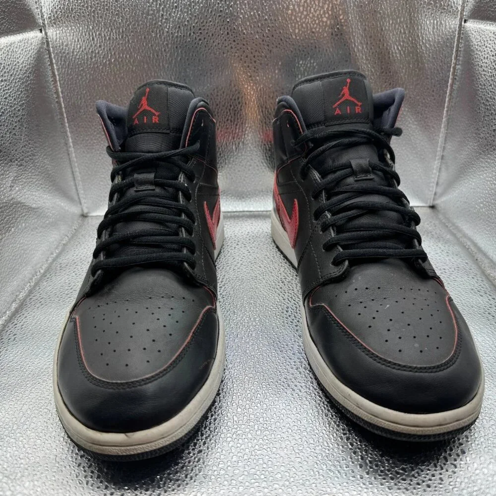 Size 11 Nike Air Jordan 1 Retro Mid Black Red Bred Mens Sneaker Shoes 554724-009